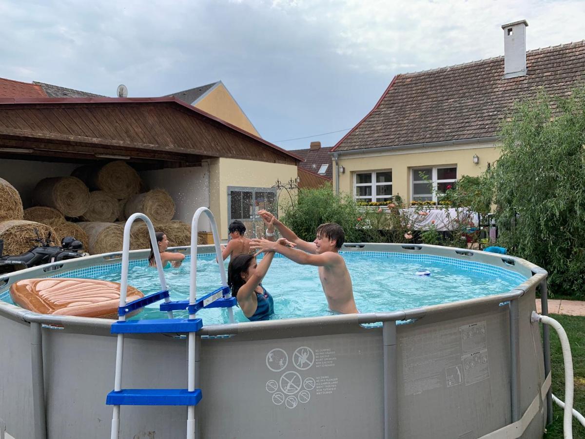 Ranchzimmer Am Hippo-Campus Reit- Und Therapiezentrum Deutsch Haslau Buitenkant foto